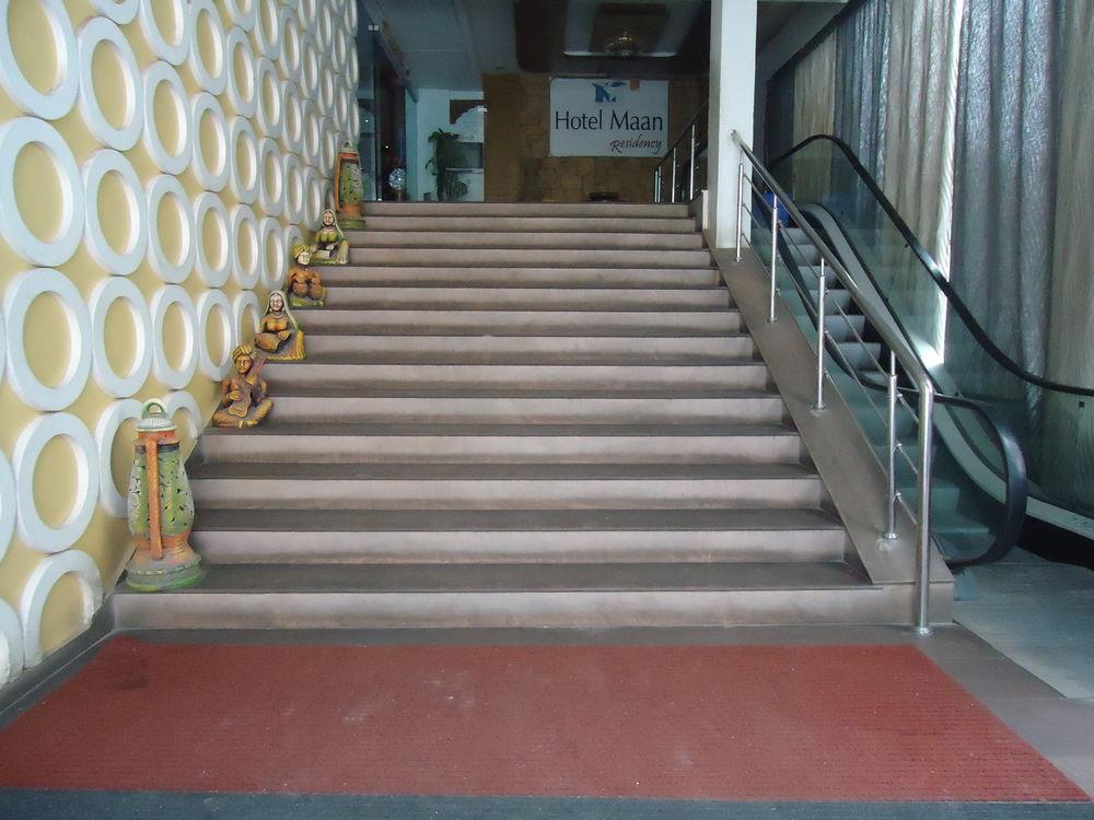 Hotel Maan Residency Satellite Road Ahmedabad Eksteriør billede
