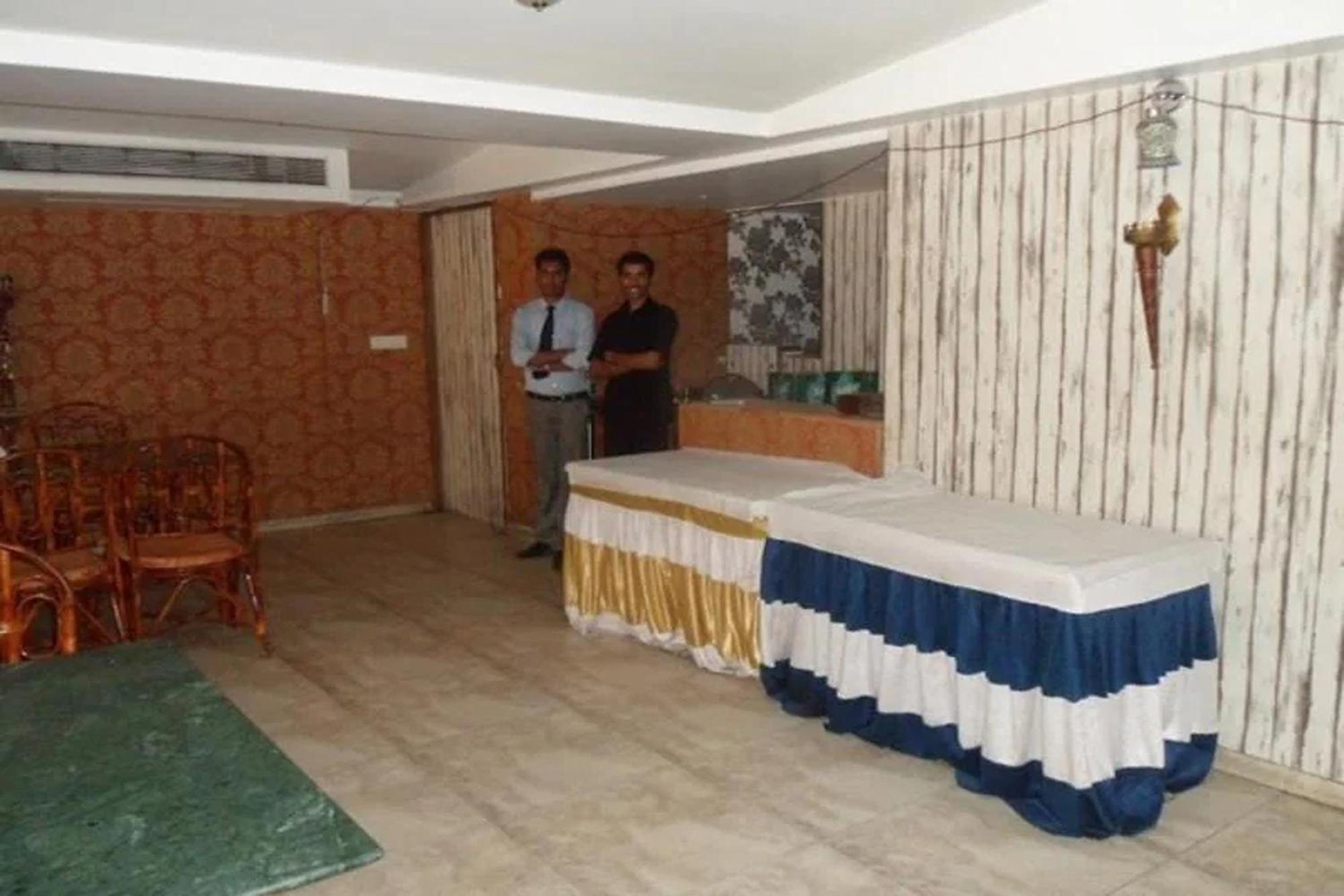 Hotel Maan Residency Satellite Road Ahmedabad Eksteriør billede
