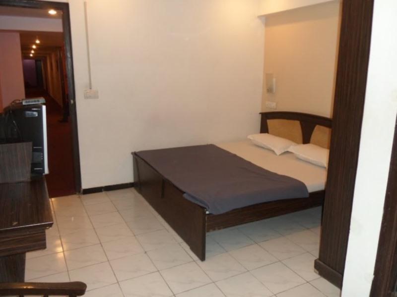 Hotel Maan Residency Satellite Road Ahmedabad Eksteriør billede