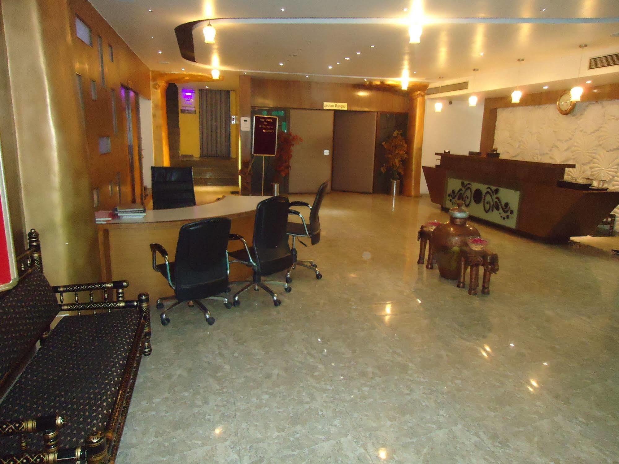 Hotel Maan Residency Satellite Road Ahmedabad Eksteriør billede