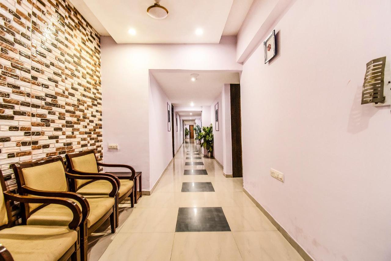 Hotel Maan Residency Satellite Road Ahmedabad Eksteriør billede