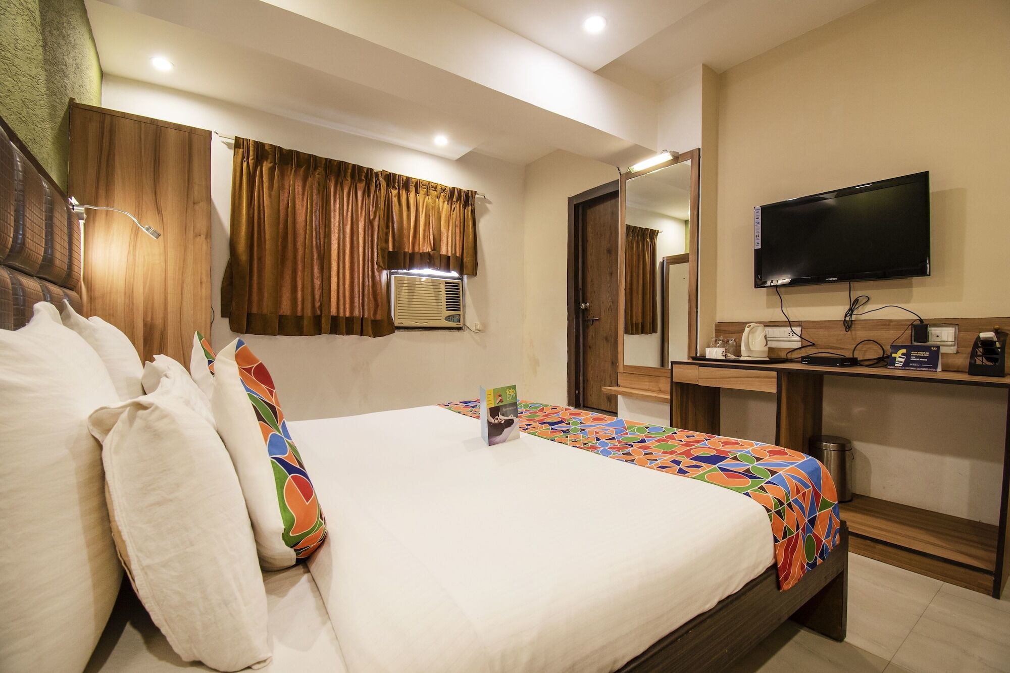 Hotel Maan Residency Satellite Road Ahmedabad Eksteriør billede